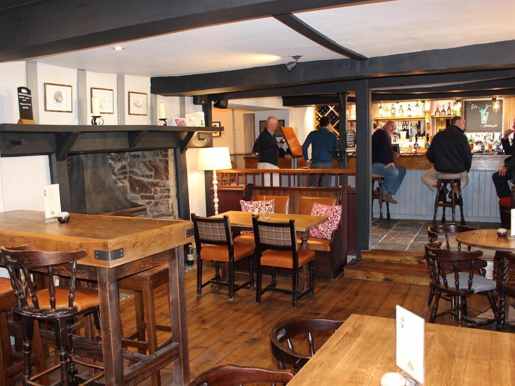 Cockhaven Arms Hotel Bishopsteignton Eksteriør billede